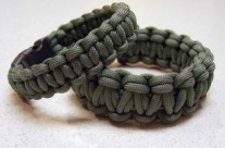Join two pieces of paracord